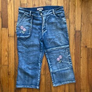 Vintage Mid-Length Embroidered Capris